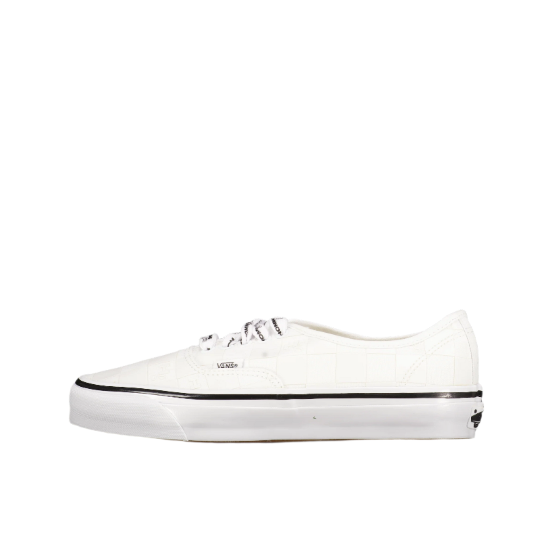 Hommegirls X OTW by Vans Authentic 44 'Marshmallow' Hommegirls X OTW by Vans Authentic 44 'Marshmallow'