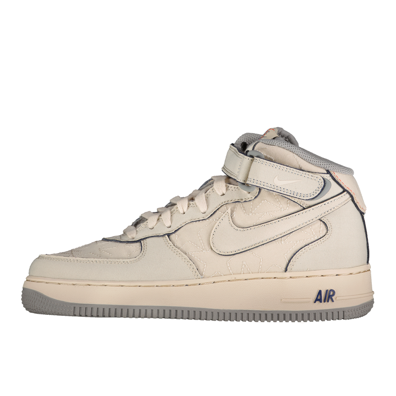 Nike Women's Air Force 1 Low '07 SE Pearl White, 7.5